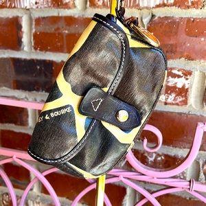 Dooney & Bourke VINTAGE Giraffe Wristlet RARE
